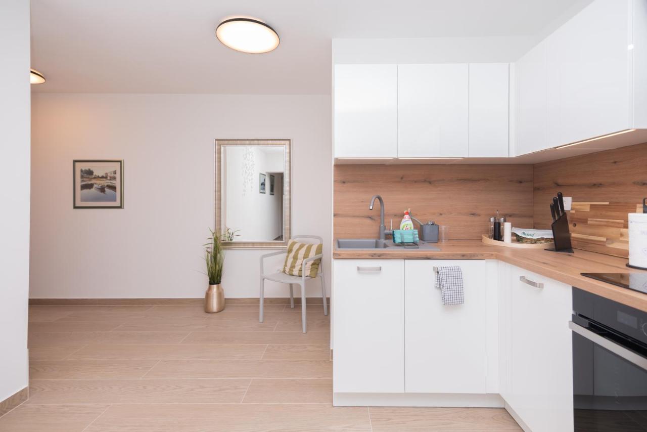 Apartment Emmi Omiš Eksteriør bilde